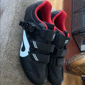 Peloton spin/cycle shoes